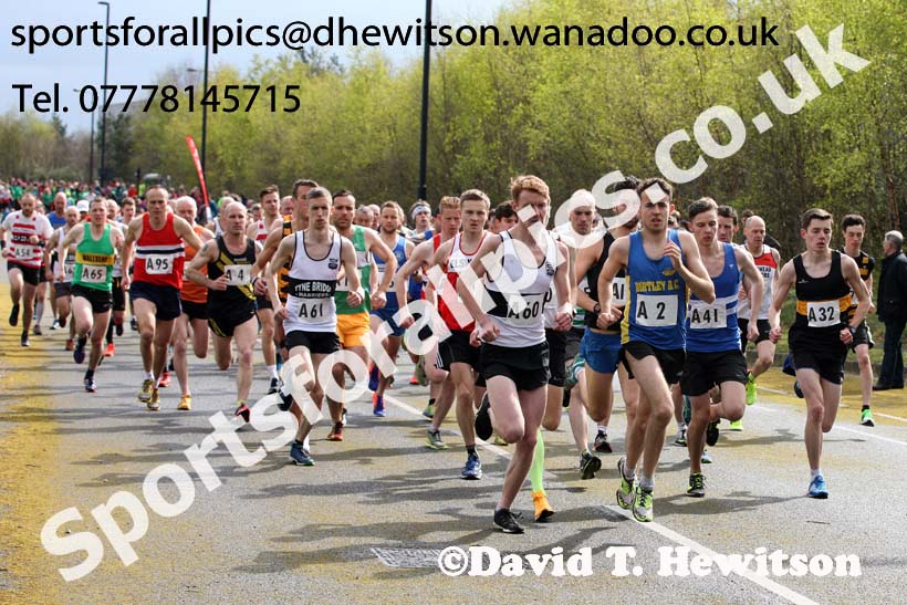 Senior mens relay, Elswick Good Friday Road Races. Photo: David T. Hewitson/Sports for All Pics